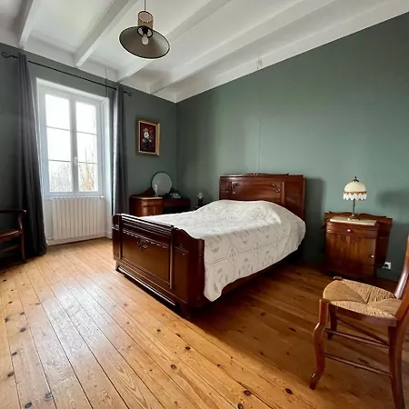 Holiday home Maison Familiale Les Boucs